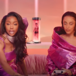 Review Makna Lagu Kiss Me More: Ciuman yang Lebih Dalam