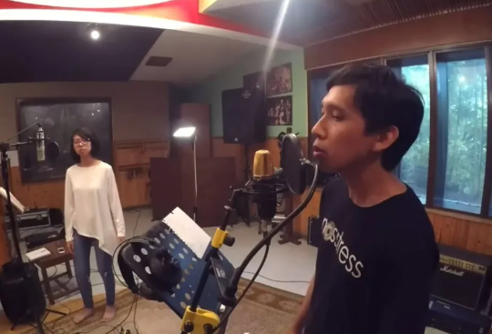 Review Makna Lagu Sampai Jadi Debu: Cinta Abadi