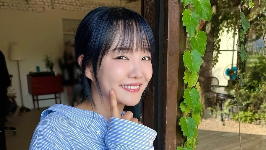 YOUNHA Rilis Double MV Skybound dan Sub Character Terbaru