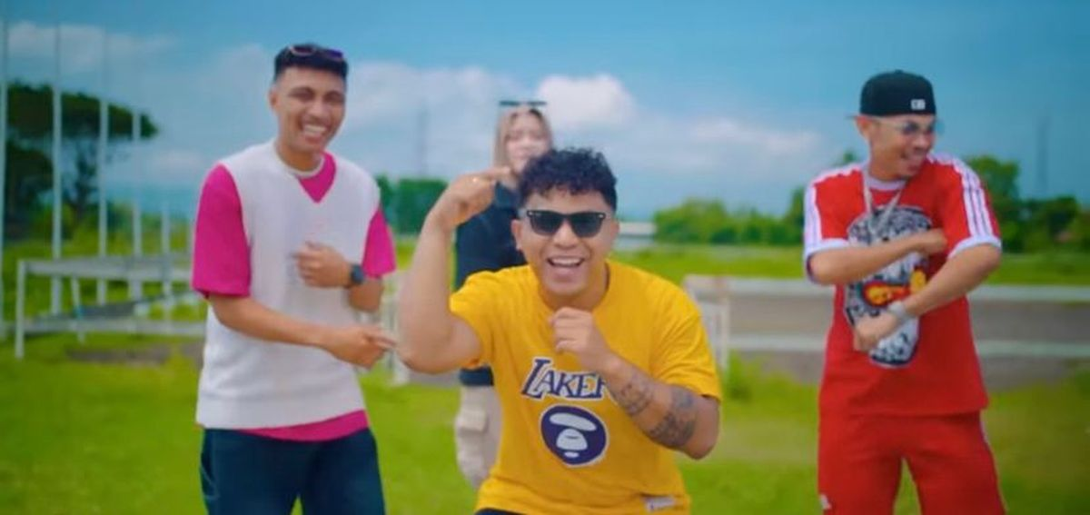 Lagu Viral TikTok yang Berhasil Merajai Tangga Lagu