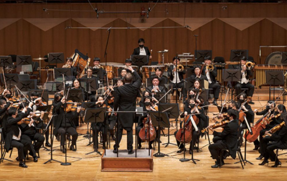 Orkestra Modern Tampil Internasional Curi Perhatian